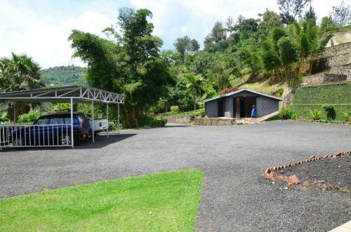 Hostal Maison St Benoit Kigufi