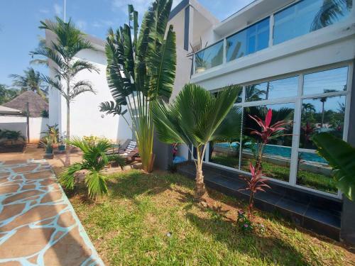 Villa Butterfly House
