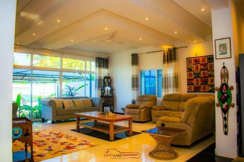 Villa Glass House