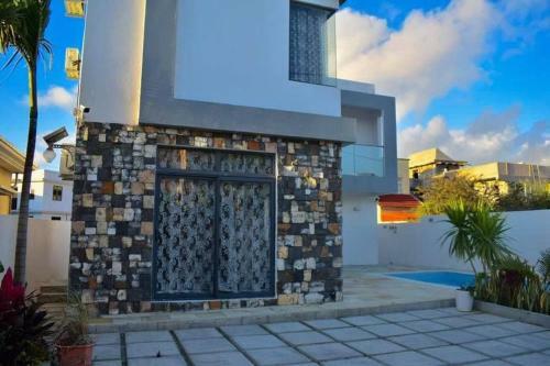 Choisy Villa, With Pool