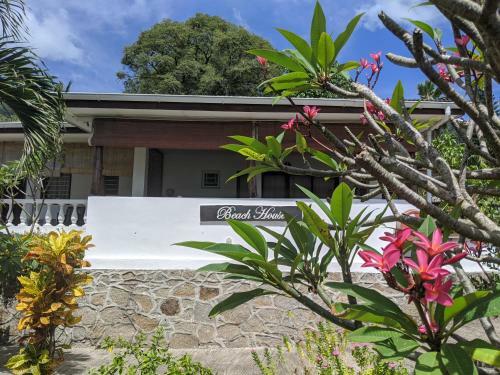 Hostal The Beach House