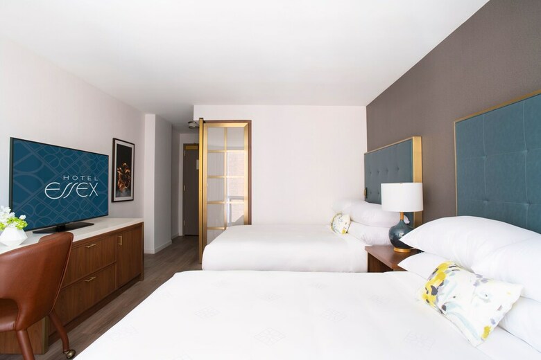 Hotel Chicago`s Essex Inn
