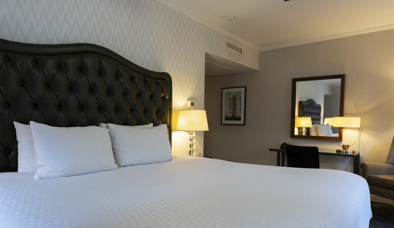 The Tremont Chicago Hotel At Magnificent Mile