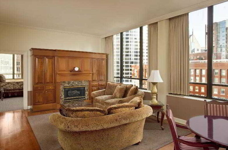 The Tremont Chicago Hotel At Magnificent Mile