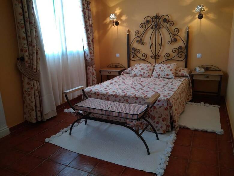 Hotel Alonso De Monroy