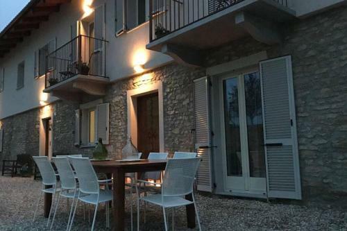 Villa Restructured House With View In The Hart Of Langhe