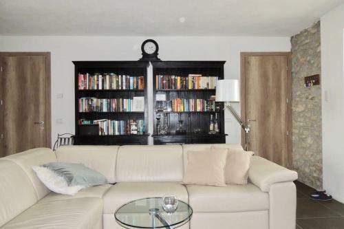 Villa Restructured House With View In The Hart Of Langhe