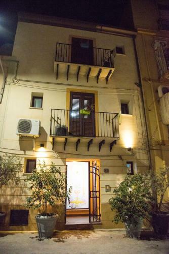 Hostal La Lanterna Di Bachi