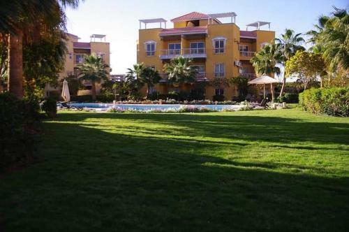 Luxury Rooftop Apartment And Walk To The Beach