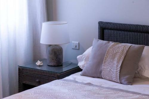 Amaranth Iii: 3 Bedroom Beachfront Apartment With Rooftop Pool
