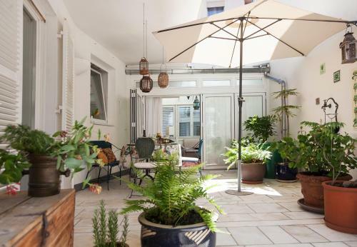 Sommavilla Apartments - Central Living