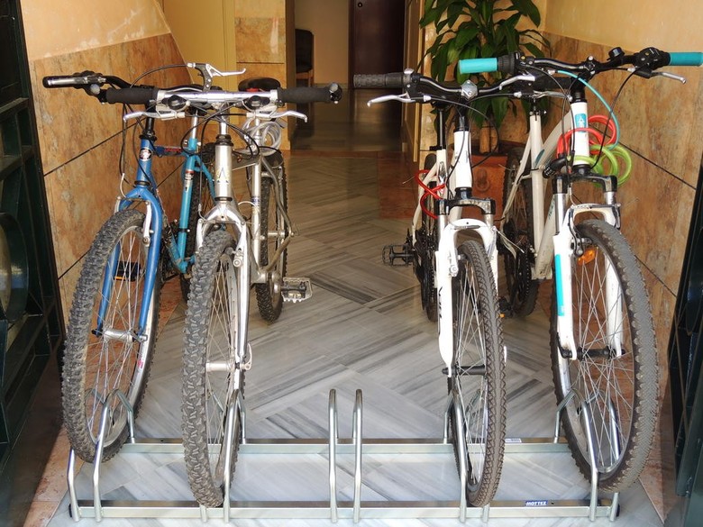 Albergue Residencia Universitaria Balc�n Del Romeral