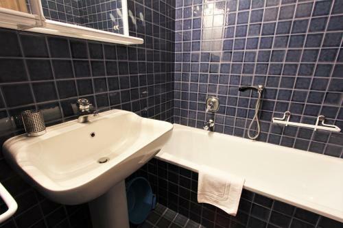 Apartamento Hostdomus - Prince Suite