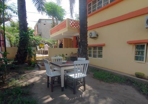 Albergue Ruby - Casa De Hospedes - Backpackers