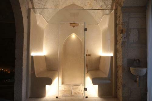 Lanime - Bed In Spa