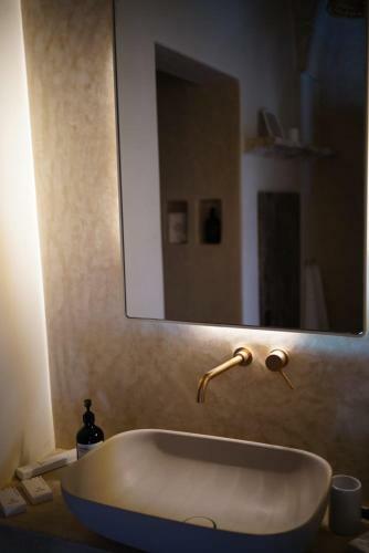 Lanime - Bed In Spa
