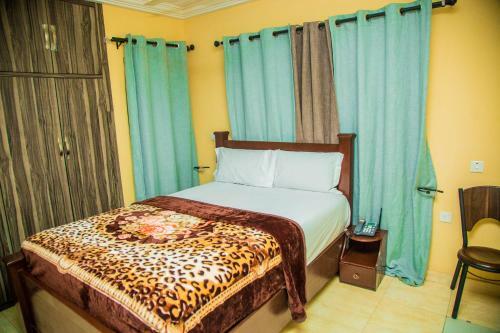 Vihills Hotel