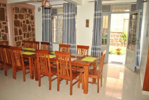 Bed & Breakfast Adriel Homes Ltd