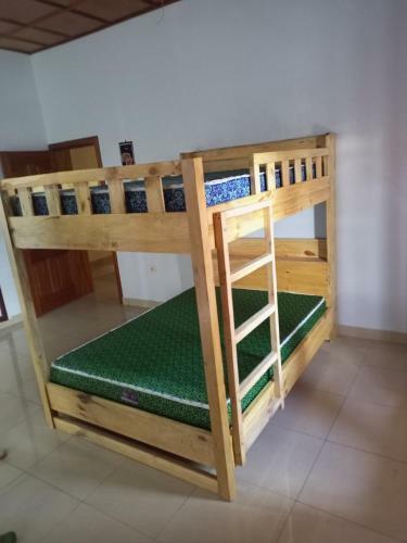 Bed & Breakfast Adriel Homes Ltd