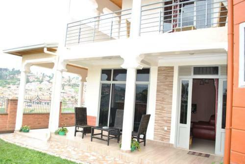 Bed & Breakfast Adriel Homes Ltd