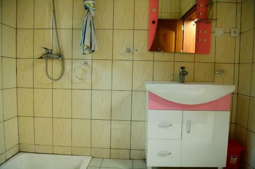 Hostal Gaju House