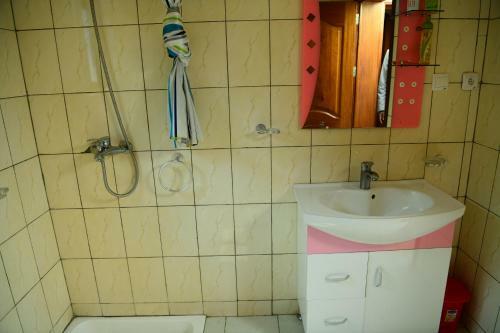 Hostal Gaju House