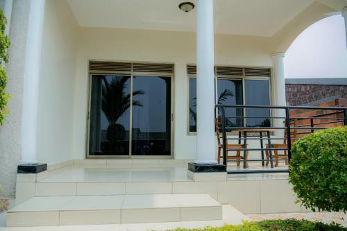 Hostal Gaju House