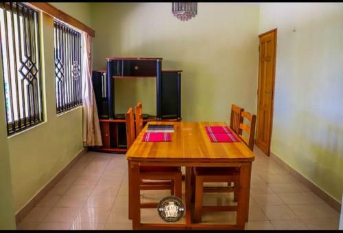 Villa The Vasha 5 Bedrooms Holiday Home