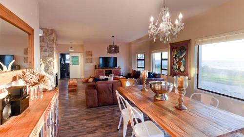 Beachfront Apartment @ Morleenpark Unit 11