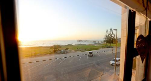 Beachfront Apartment @ Morleenpark Unit 11