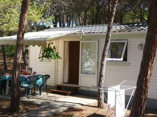 Beautiful Mobile Home In Sorso With Shared Pool