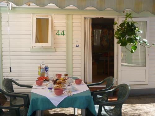 Beautiful Mobile Home In Sorso With Shared Pool