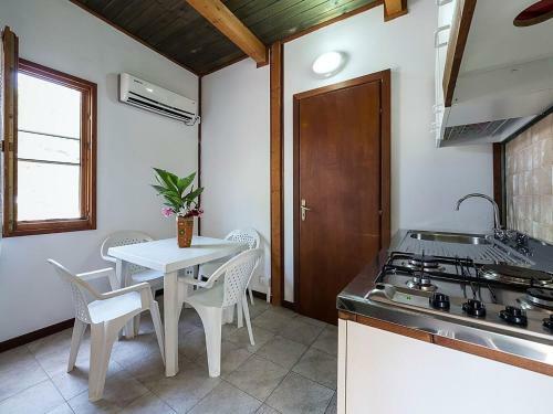 Cosy Mobile Home In Sorso With Shared Pool