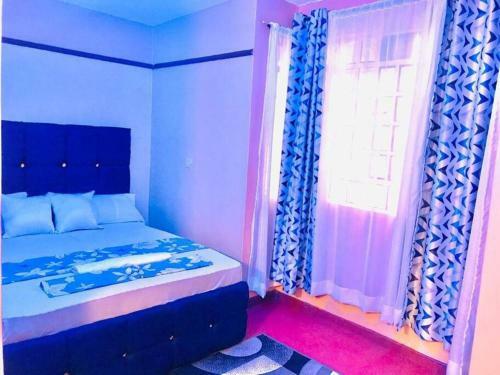 Naka Breeze Lake View Apartment With Wifi/netflix