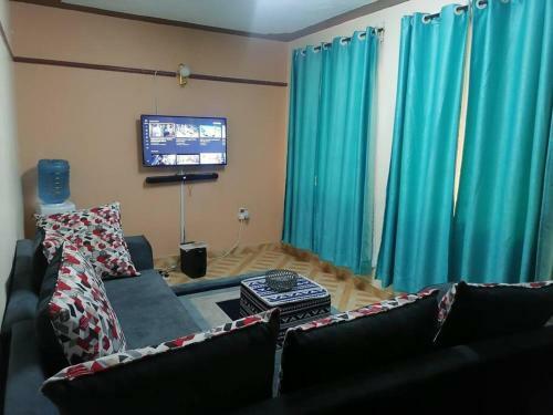 Naka Breeze Lake View Apartment With Wifi/netflix