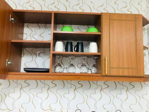 Naka Breeze Lake View Apartment With Wifi/netflix