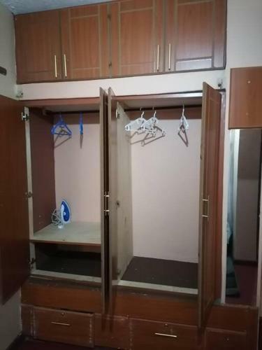 Naka Breeze Lake View Apartment With Wifi/netflix