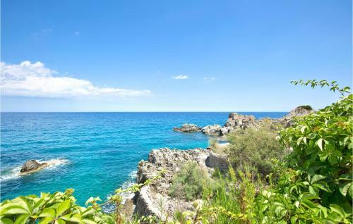 Nice Home In Staletti With Jacuzzi, Sauna And 4 Bedrooms