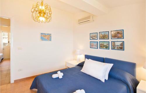 Nice Home In Staletti With Jacuzzi, Sauna And 4 Bedrooms