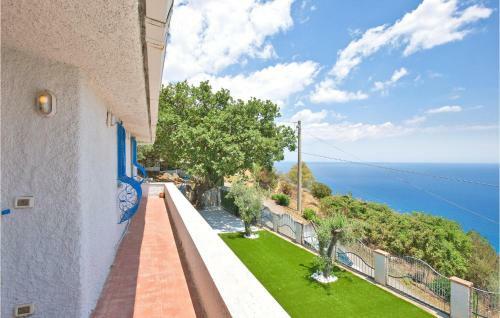 Nice Home In Staletti With Jacuzzi, Sauna And 4 Bedrooms