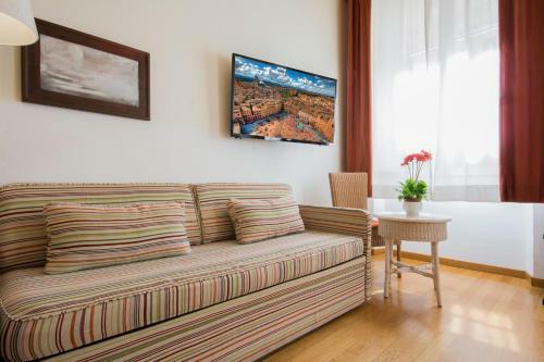 Hostal Piazza Paradiso Accommodation