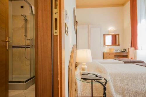 Hostal Piazza Paradiso Accommodation