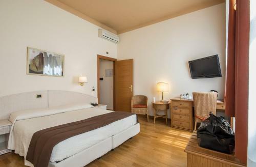 Hostal Piazza Paradiso Accommodation
