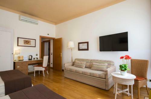 Hostal Piazza Paradiso Accommodation