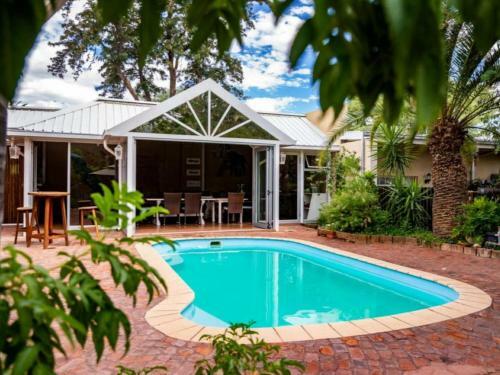 Hostal Londiningi Guesthouse