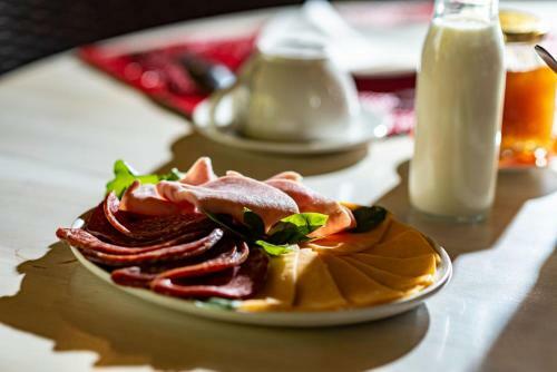 Hostal Londiningi Guesthouse
