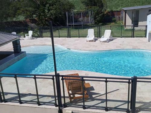 Apartamento Studio Dans Petit Complexe Tranquille