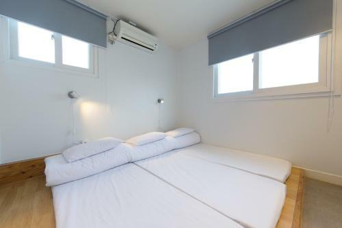 Hi 5 Hostel