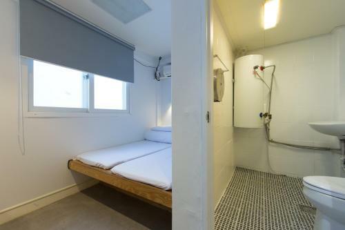 Hi 5 Hostel