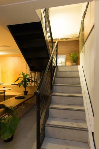 Hi 5 Hostel